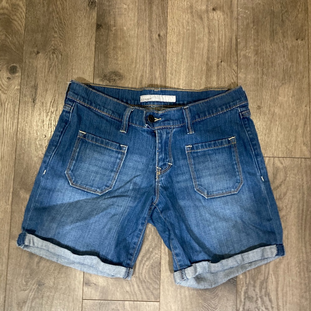 Low rise jean shorts women’s size 6